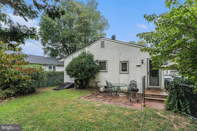 $424,000 | 1585 Edgewood Avenue, Abington, PA 19001