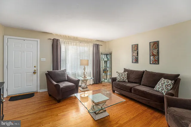 $424,000 | 1585 Edgewood Avenue, Abington, PA 19001