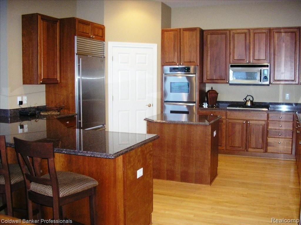 4671 Oakhurst Ridge Road, Unit 236 Clarkston, MI 48348 - Photo 5 of 11 Kitchen
