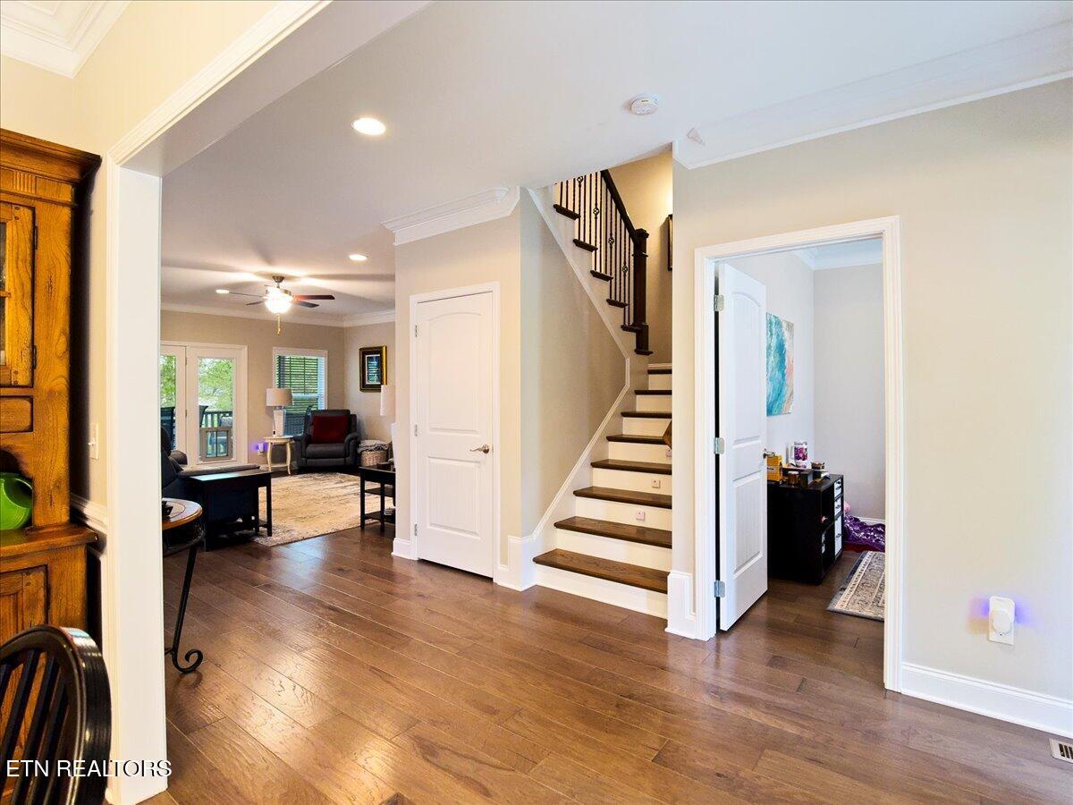 107 Mistletoeberry Road Oak Ridge, TN 37830 - Photo 3 of 60 19-Entry (2)