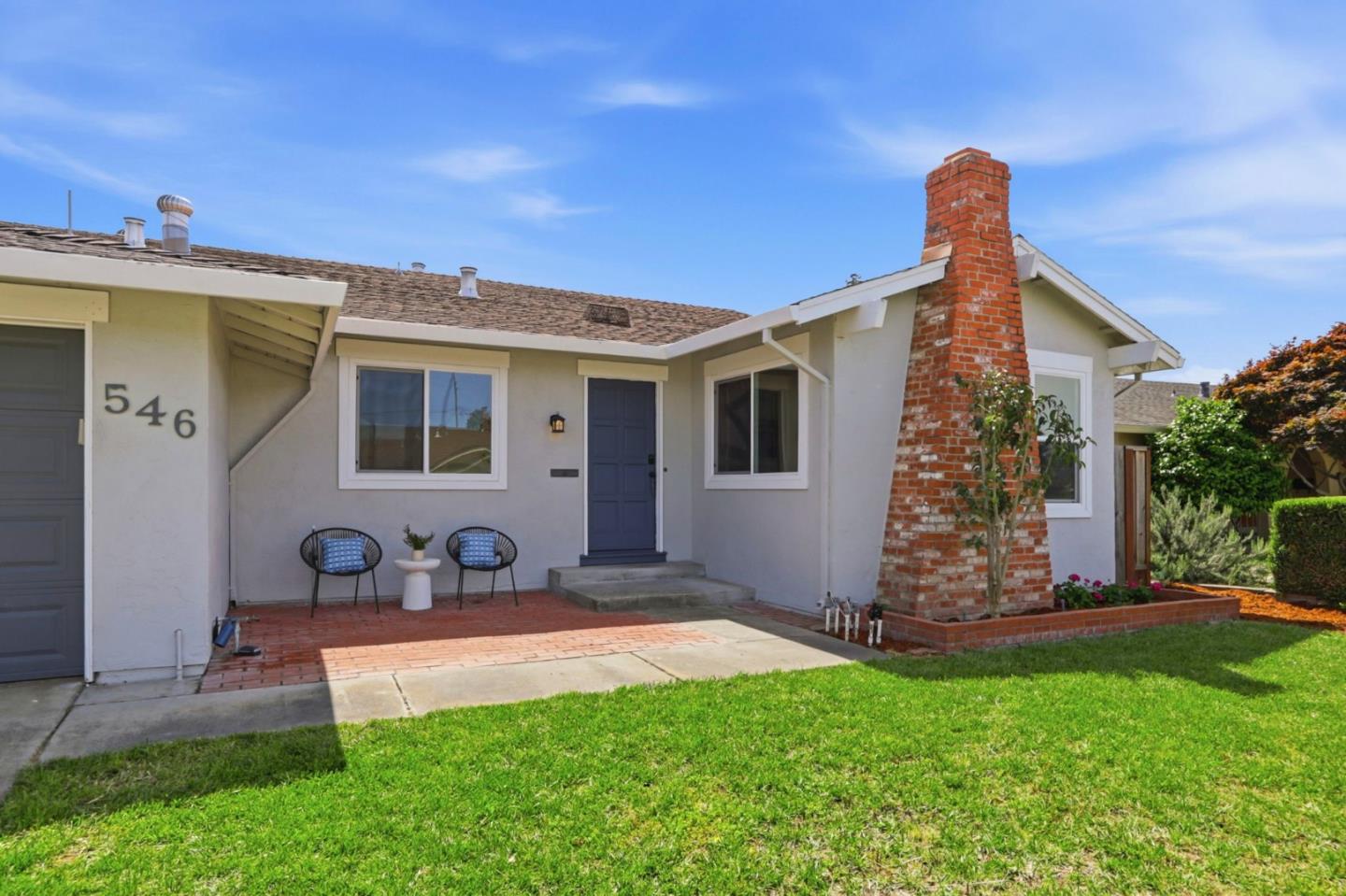 546 Woodstock Way Santa Clara, CA 95054 - Photo 21 of 24 a front view of a house with garden