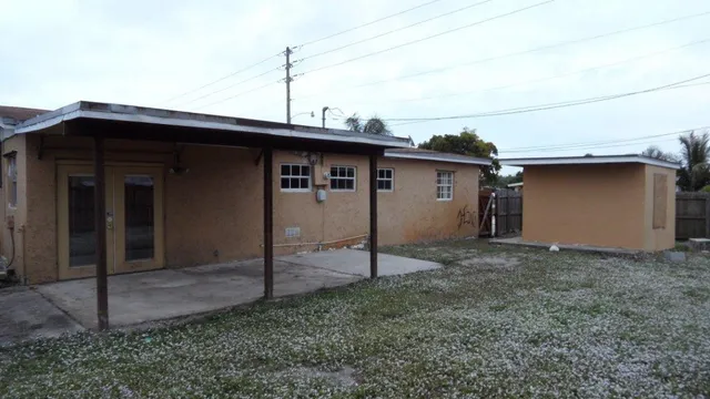 $3,000 | 700 North 70th Avenue, Unit 700, Hollywood, FL 33024