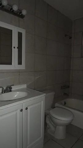 $3,000 | 700 North 70th Avenue, Unit 700, Hollywood, FL 33024