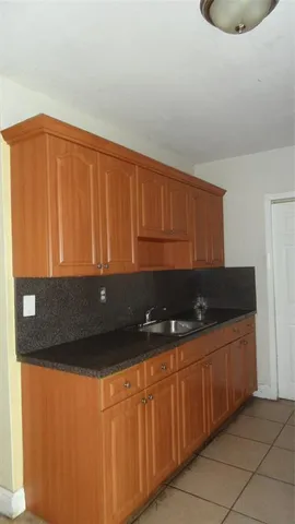 $3,000 | 700 North 70th Avenue, Unit 700, Hollywood, FL 33024