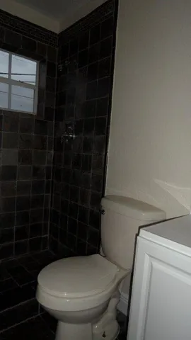 $3,000 | 700 North 70th Avenue, Unit 700, Hollywood, FL 33024