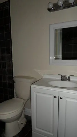 $3,000 | 700 North 70th Avenue, Unit 700, Hollywood, FL 33024