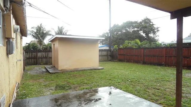 $3,000 | 700 North 70th Avenue, Unit 700, Hollywood, FL 33024