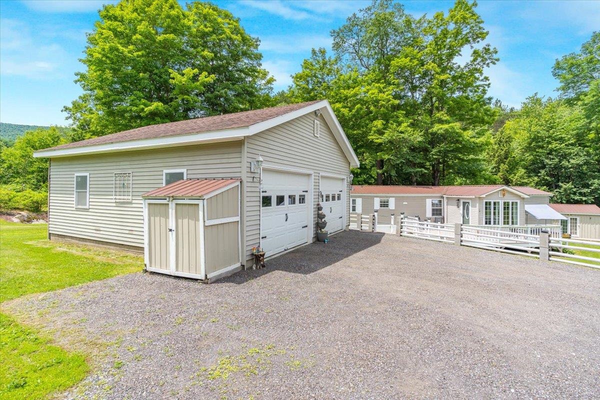 8642 Main Road Huntington, VT 05462 - Photo 11 of 48