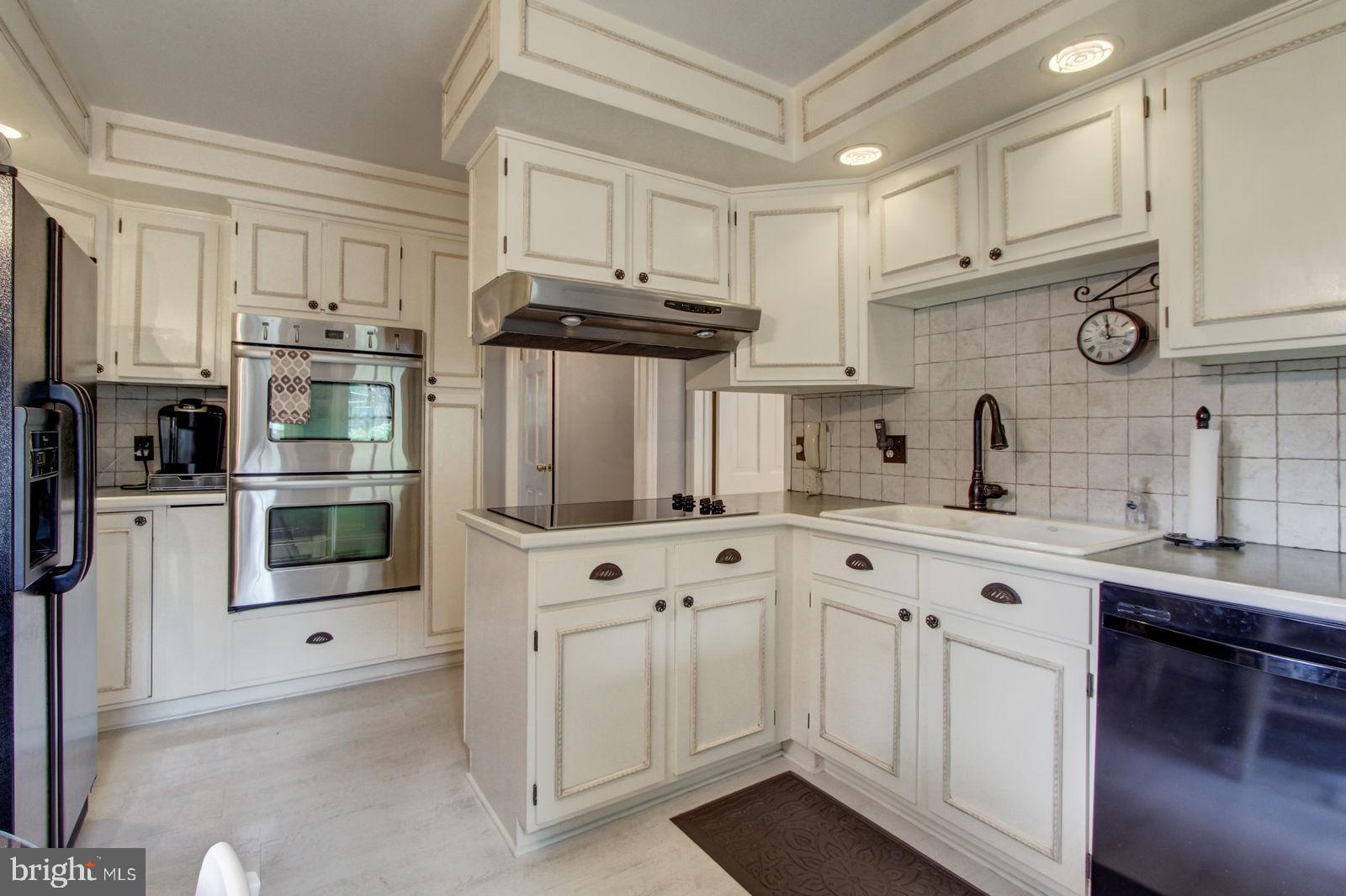 770 Hoffman Road York, PA 17403 - Photo 6 of 28 Gallery Image 6