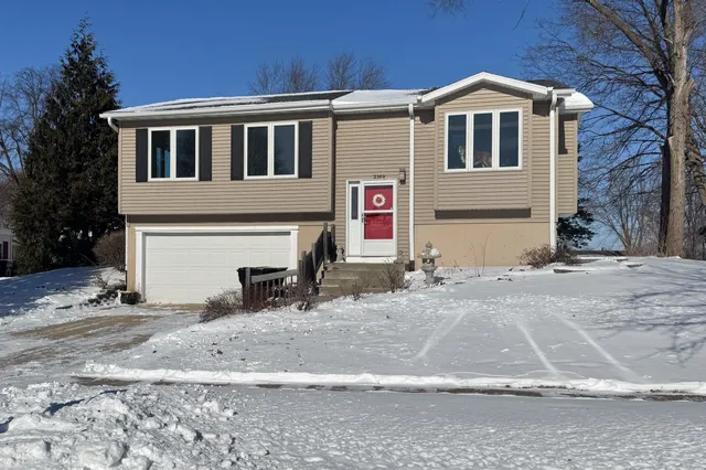 $214,900 | 2169 Staborn Drive, Beloit, WI 53511