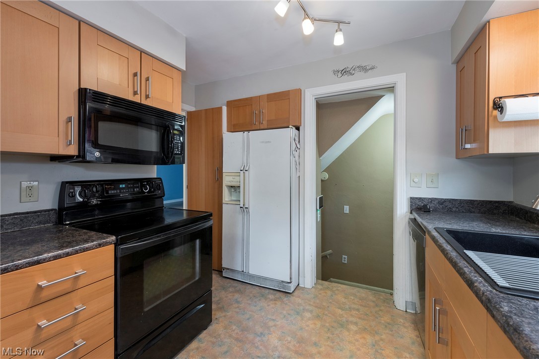 1305 West Schaaf Road Cleveland, OH 44109 - Photo 16 of 35 Gallery Image 16