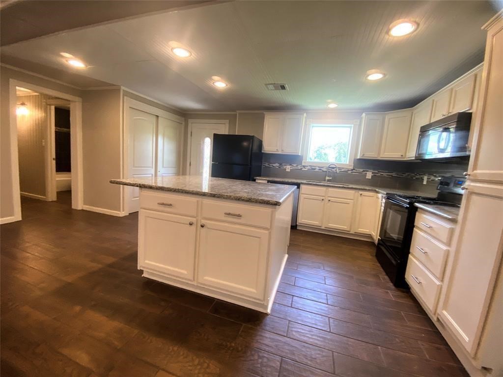 329 Veselka Road Freeport, TX 77541 - Photo 5 of 14 Gallery Image 5