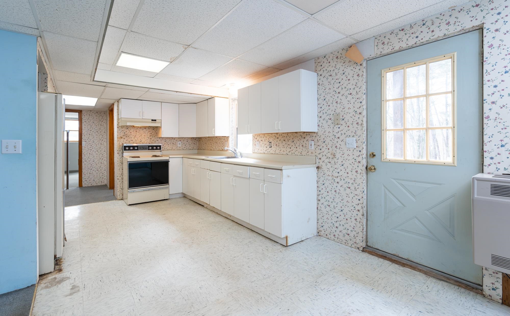 277 Lowell Road Hudson, NH 03051 - Photo 14 of 24