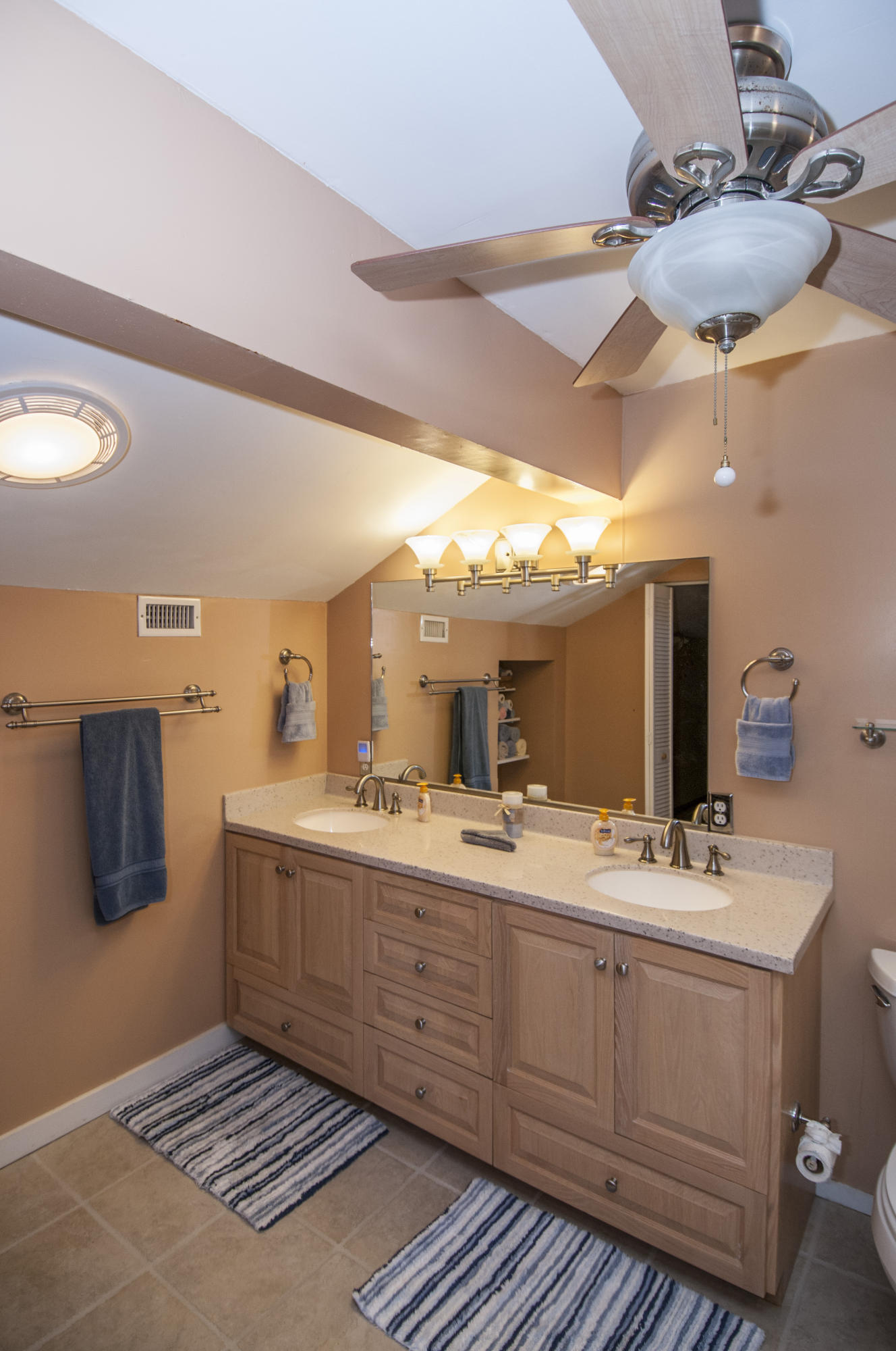 2224 Folly Road, Unit 3D Charleston, SC 29412 - Photo 18 of 43 Master Bath