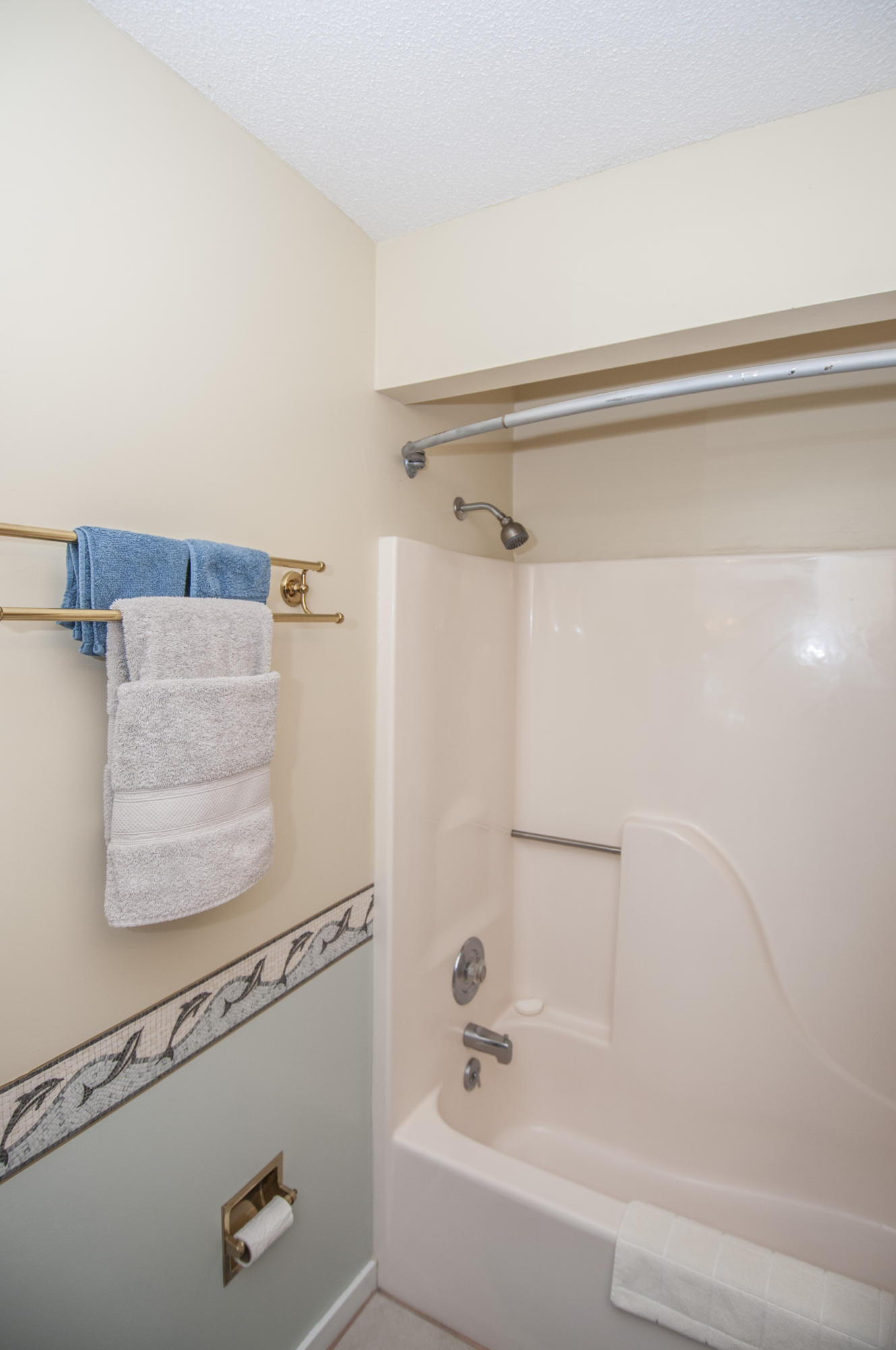 2224 Folly Road, Unit 3D Charleston, SC 29412 - Photo 26 of 43 Bathroom 3