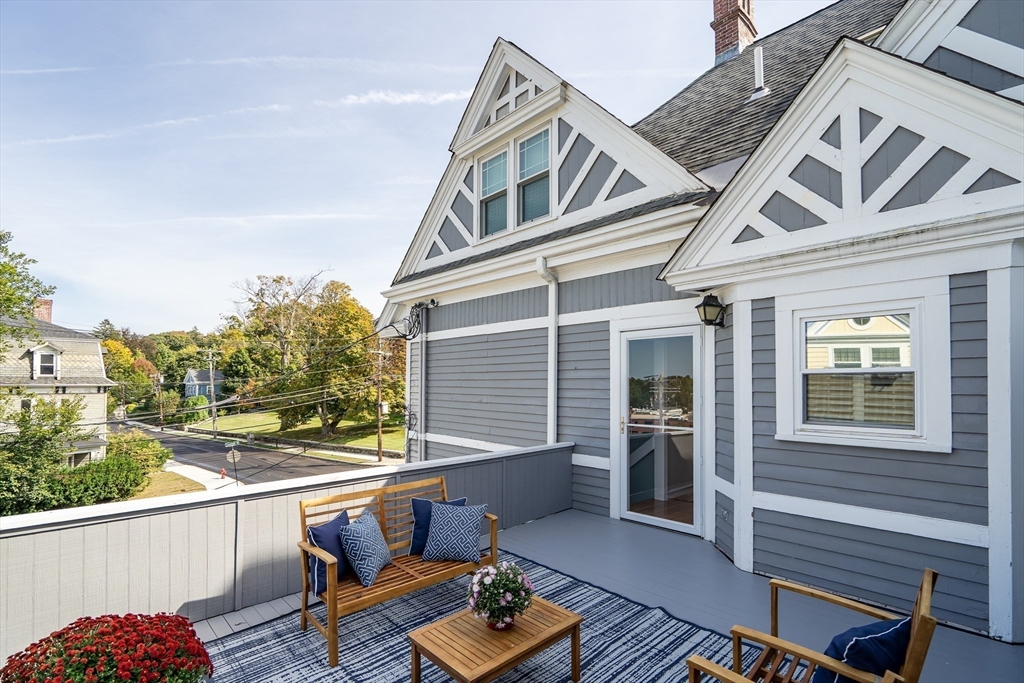 79 Chestnut Street, Unit 2 Newton, MA 02465 - Photo 4 of 20