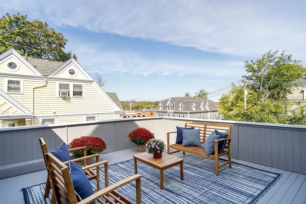 79 Chestnut Street, Unit 2 Newton, MA 02465 - Photo 5 of 20