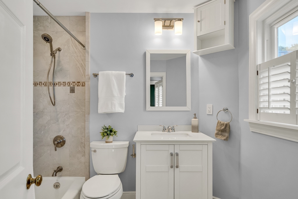 79 Chestnut Street, Unit 2 Newton, MA 02465 - Photo 7 of 20