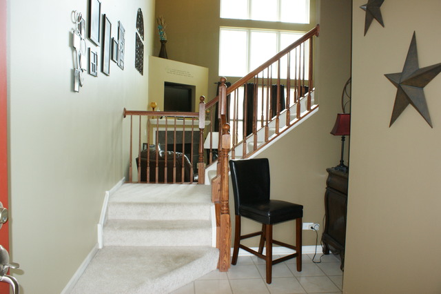 2378 Georgetown Circle Aurora, IL 60503 - Photo 2 of 13 a view of entryway and hall