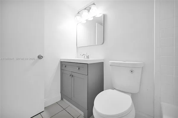 $2,350 | 7550 Stirling Road, Unit V110, Davie, FL 33024