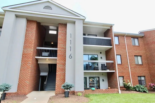 $1,700 | 1116 Blue Ridge Drive, Unit 10, Harrisonburg, VA 22802