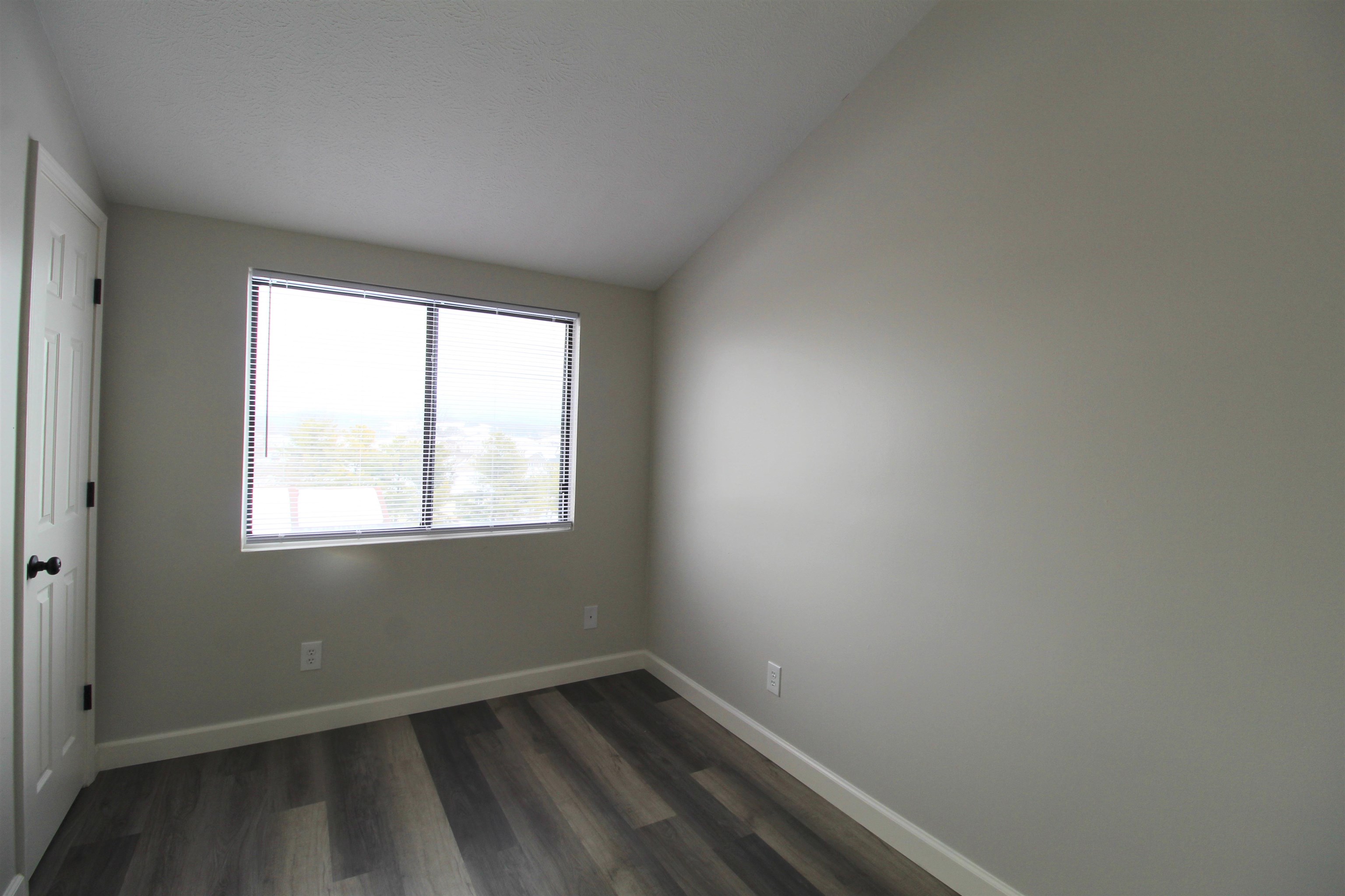 1116 Blue Ridge Drive, Unit 10 Harrisonburg, VA 22802 - Photo 20 of 20 an empty room with a window