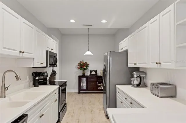 $5,800 | 3510 54th Drive West, Unit 201, Bradenton, FL 34210