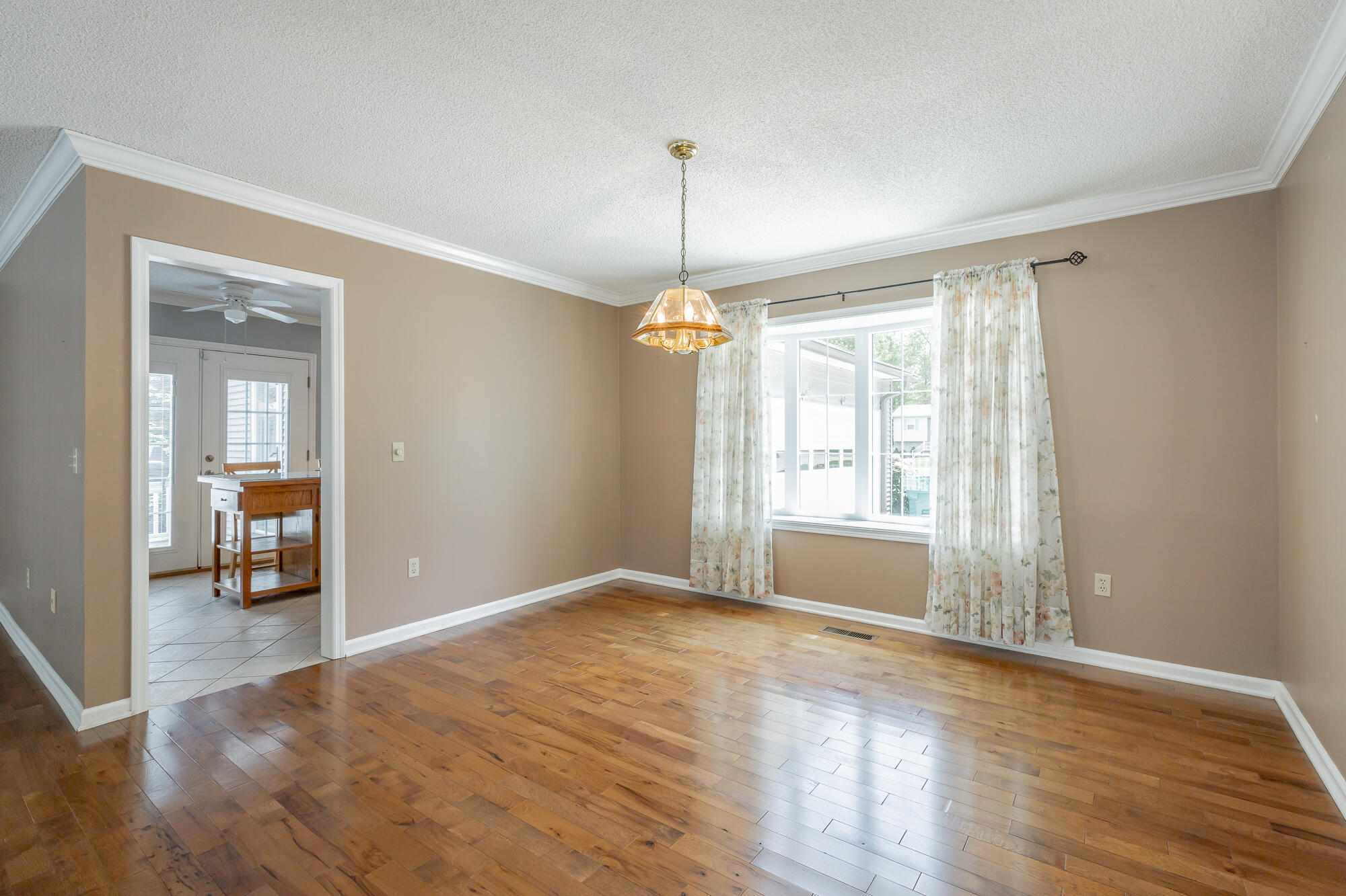 210 Cardinal Loop Crossville, TN 38555 - Photo 14 of 37 210 Cardinal Loop HD-5