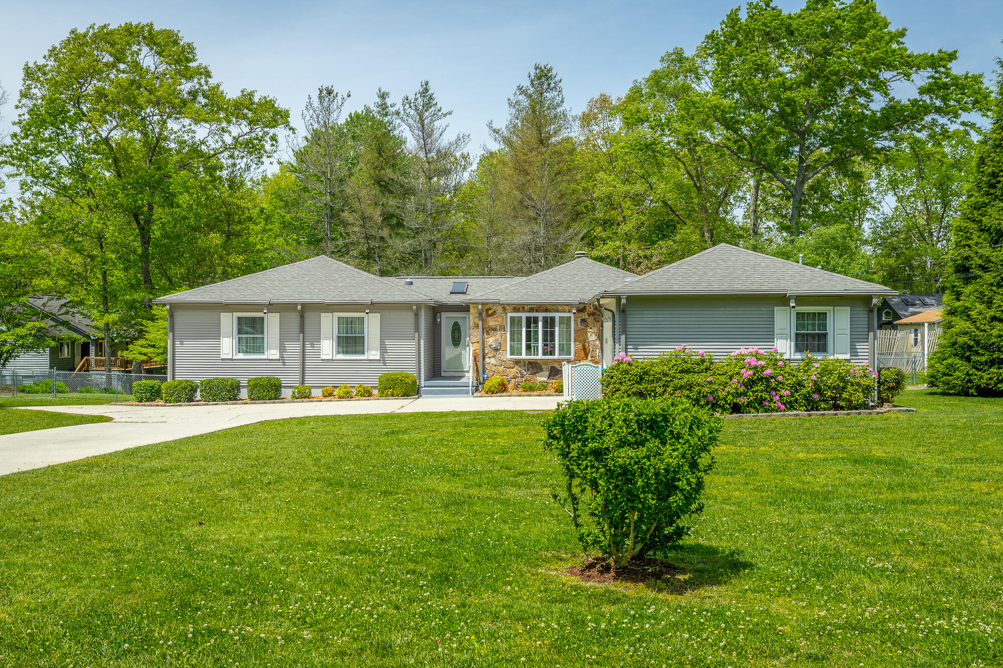 210 Cardinal Loop Crossville, TN 38555 - Photo 2 of 37 210 Cardinal Loop HD-44