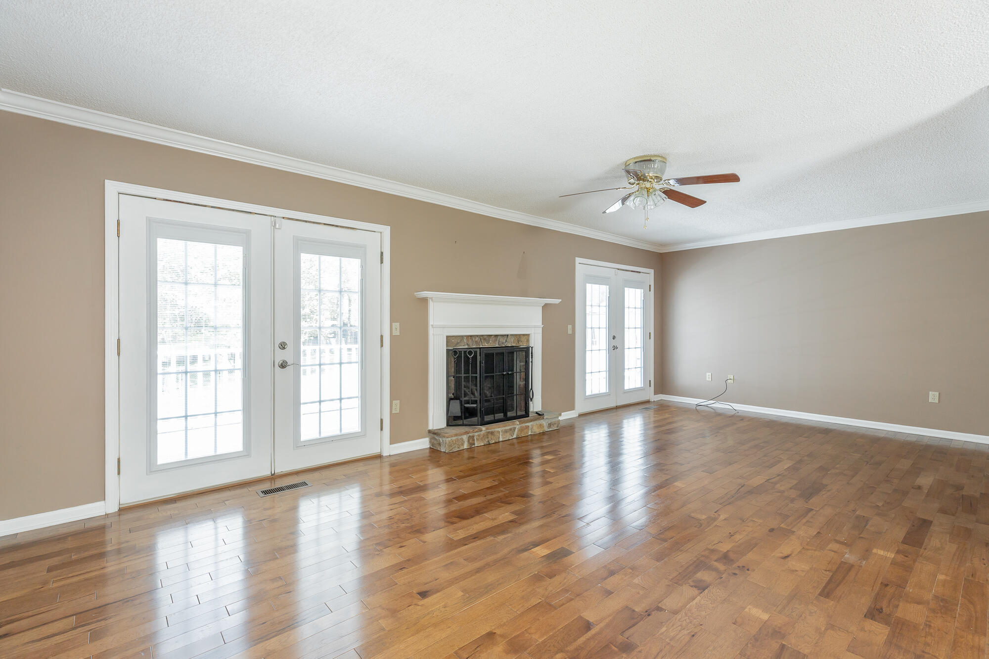 210 Cardinal Loop Crossville, TN 38555 - Photo 10 of 37 210 Cardinal Loop HD-9