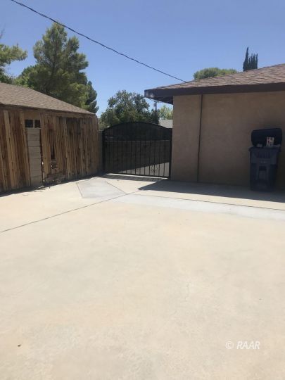 716 West Wasp Avenue Ridgecrest, CA 93555 - Photo 31 of 35