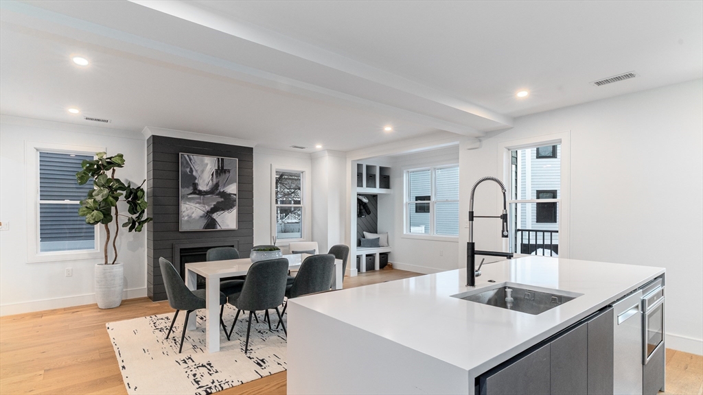 89 Cleveland Street, Unit 89 Arlington, MA 02474 - Photo 5 of 23