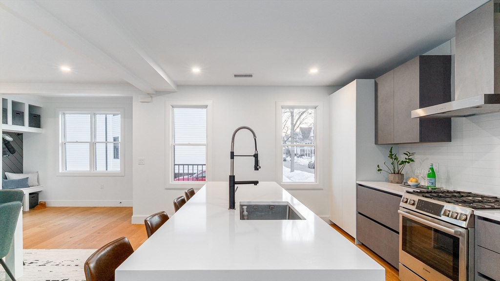 89 Cleveland Street, Unit 89 Arlington, MA 02474 - Photo 7 of 23