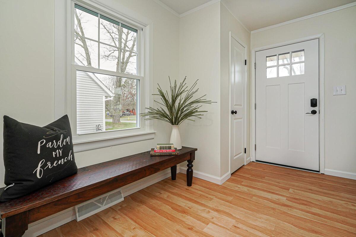 2285 Cranford Road Columbus, OH 43221 - Photo 4 of 32 entry 1