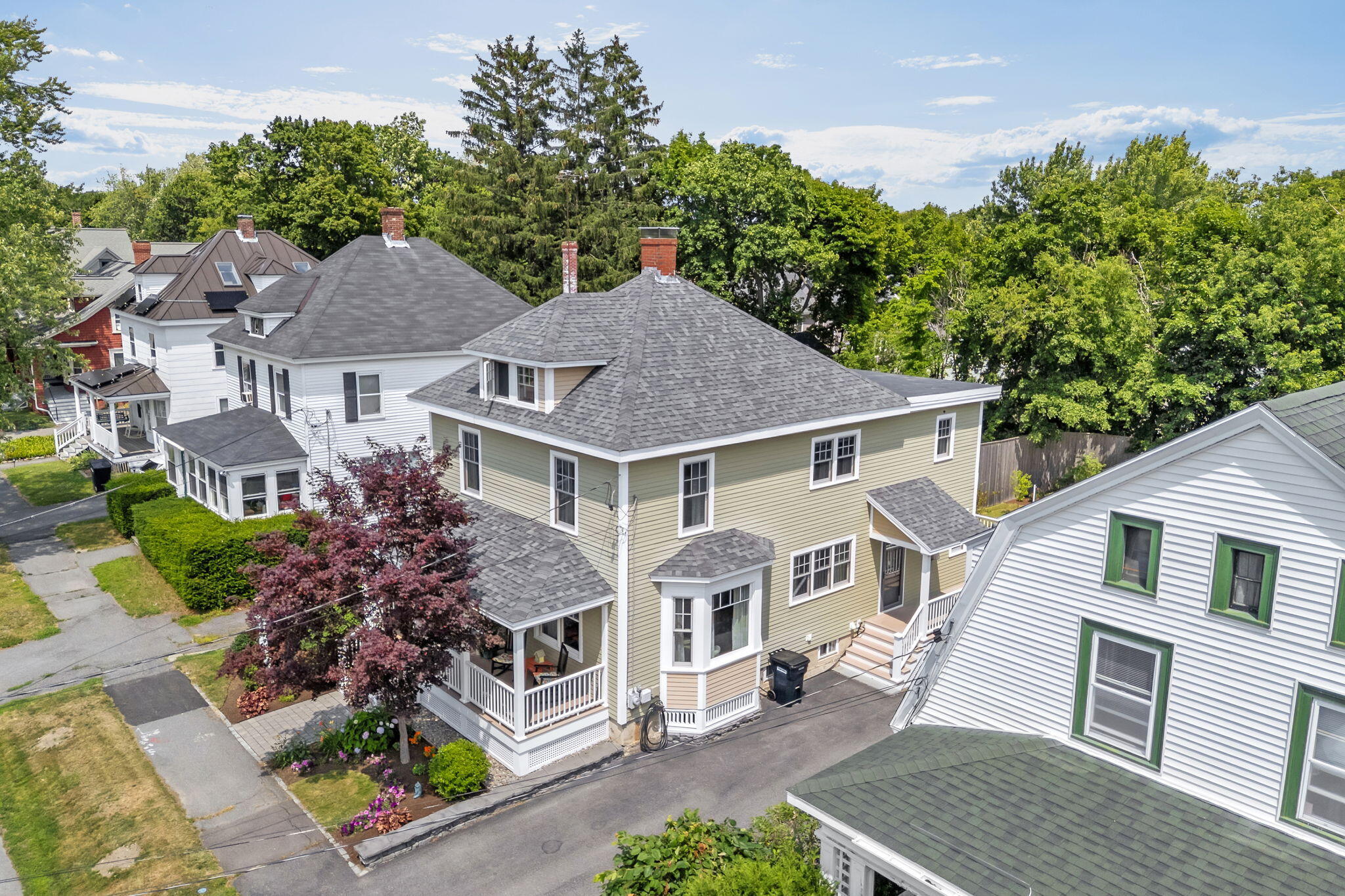 143 Maple St