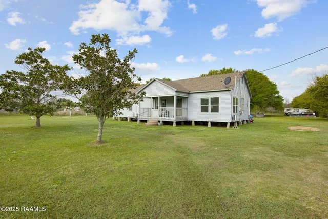 $170,900 | 16034 Highway 685, Erath, LA 70533