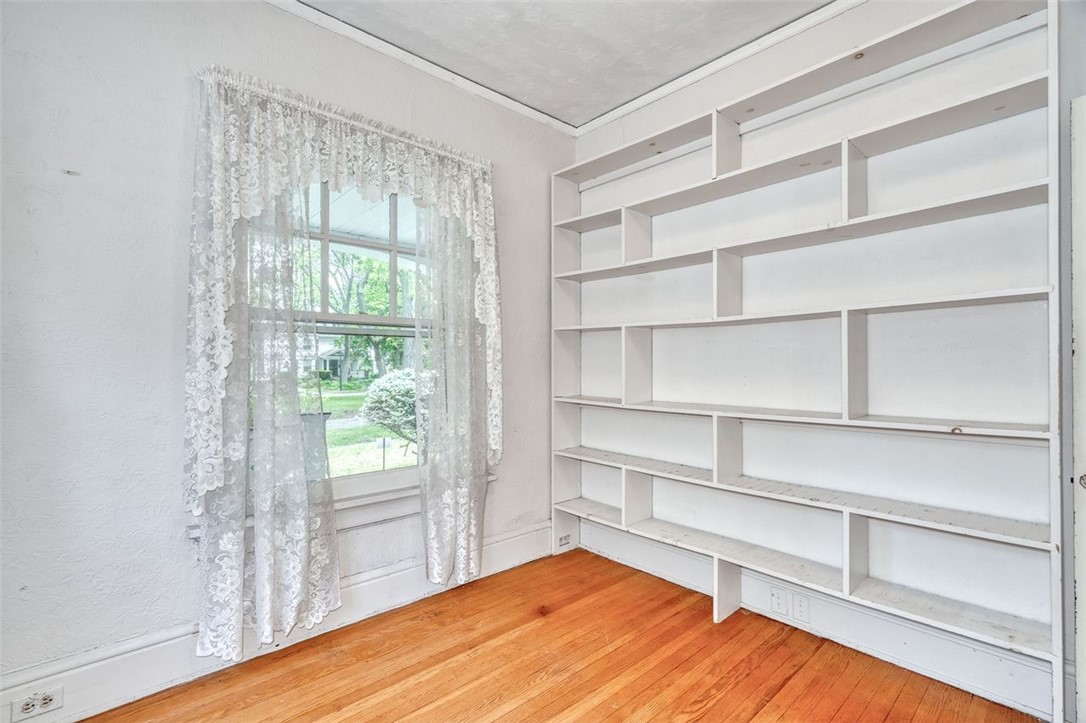 153 Seneca Parkway Rochester, NY 14613 - Photo 12 of 47