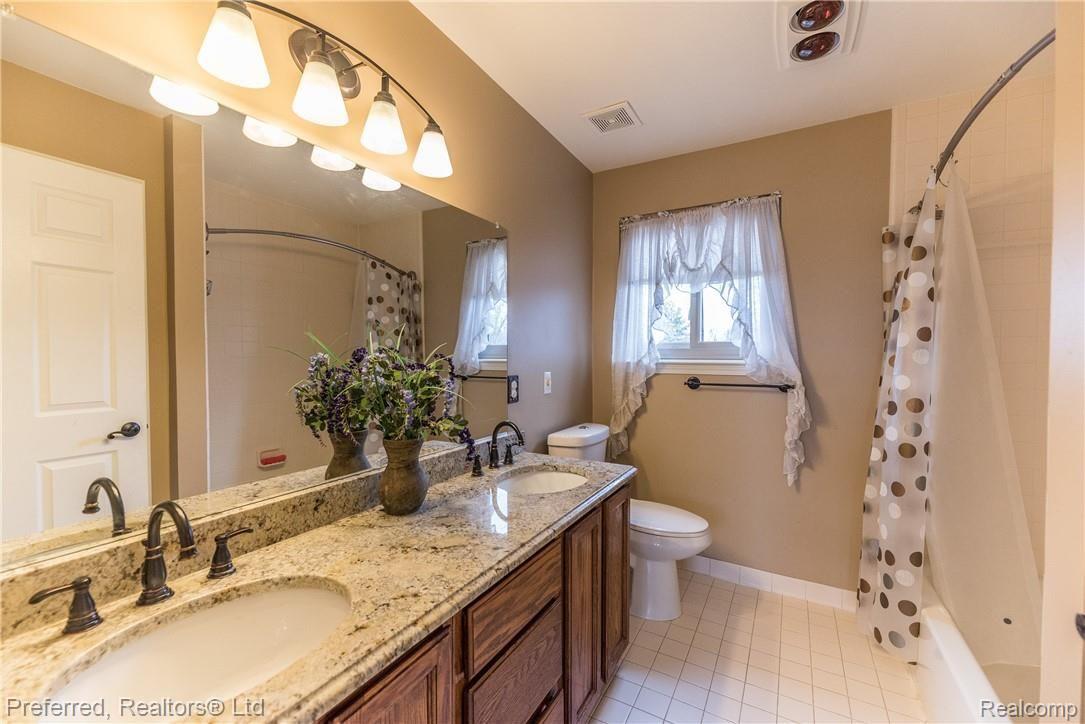 45093 Rolling Ridge Court Canton, MI 48187 - Photo 20 of 33 DSC_0841.jpg