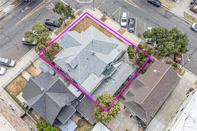 $1,290,000 | 405 West 9th Street, Long Beach, CA 90813