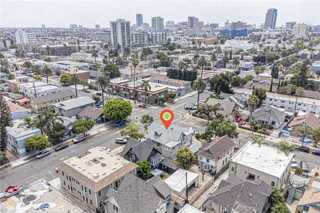 $1,290,000 | 405 West 9th Street, Long Beach, CA 90813