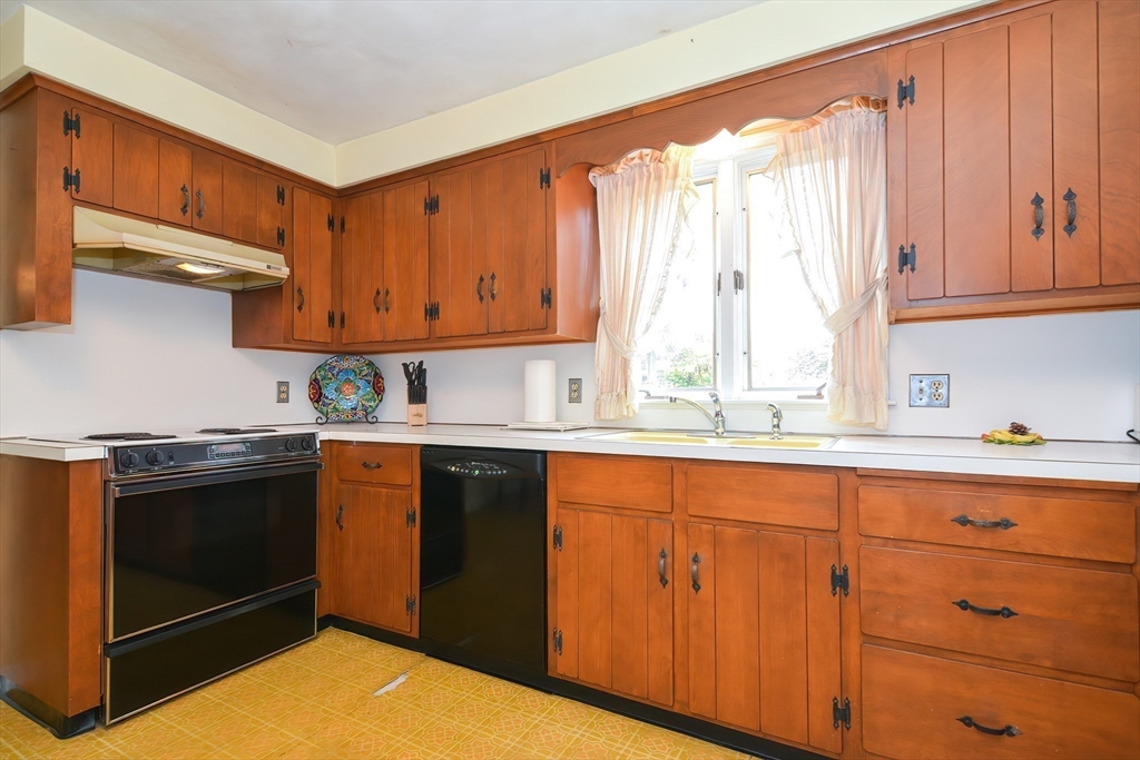 90 Ferncliffe Road Seekonk, MA 02771 - Photo 15 of 35 Gallery Image 15