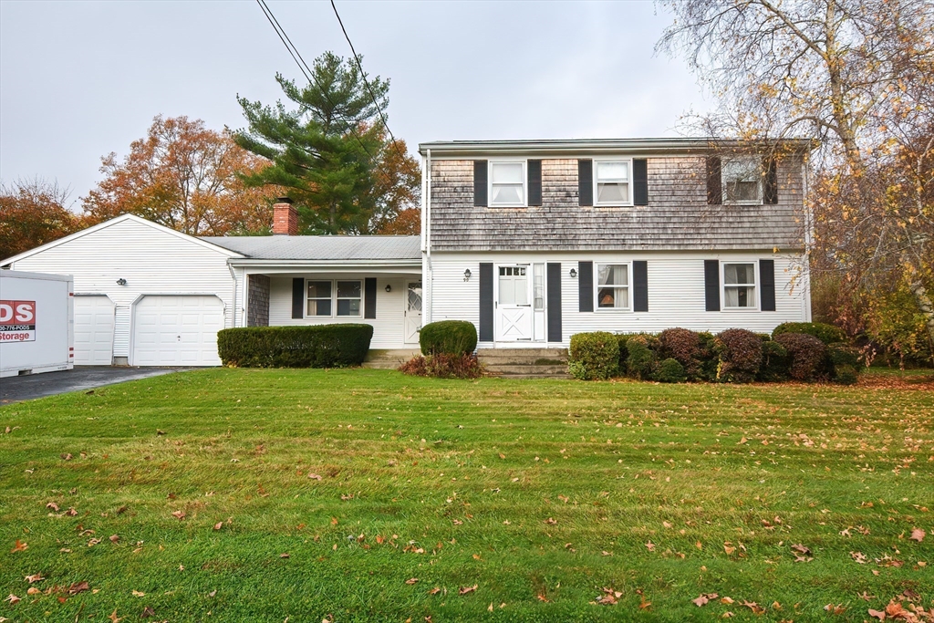 90 Ferncliffe Road Seekonk, MA 02771 - Photo 3 of 35 Gallery Image 3