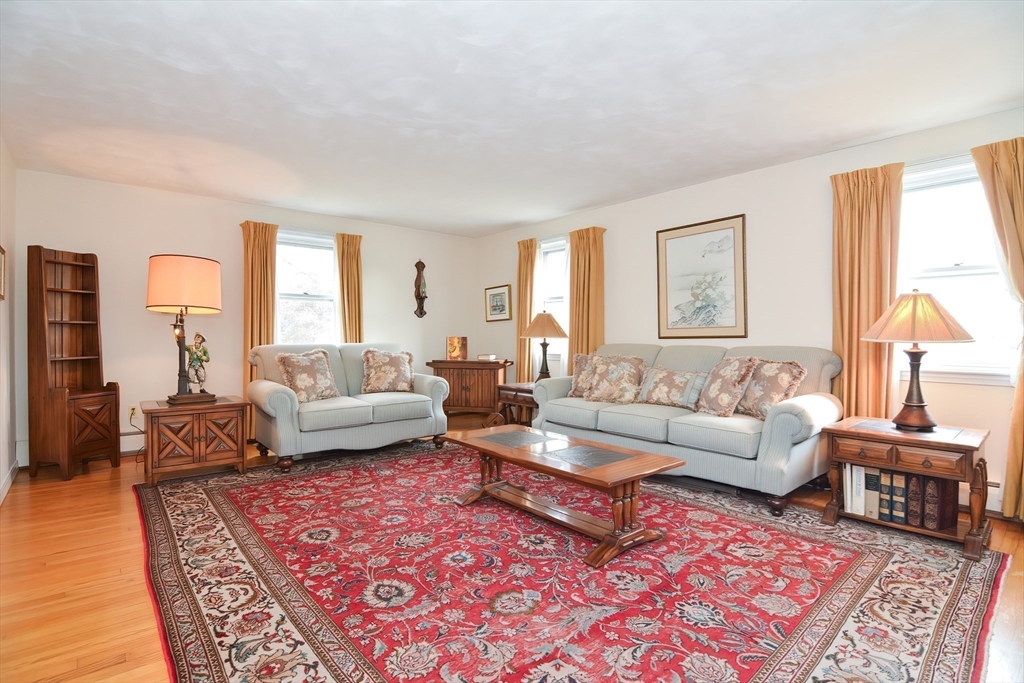 90 Ferncliffe Road Seekonk, MA 02771 - Photo 5 of 35 Gallery Image 5
