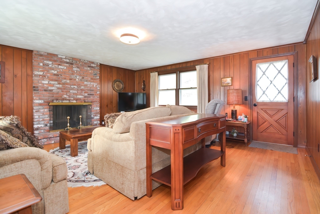 90 Ferncliffe Road Seekonk, MA 02771 - Photo 10 of 35 Gallery Image 10