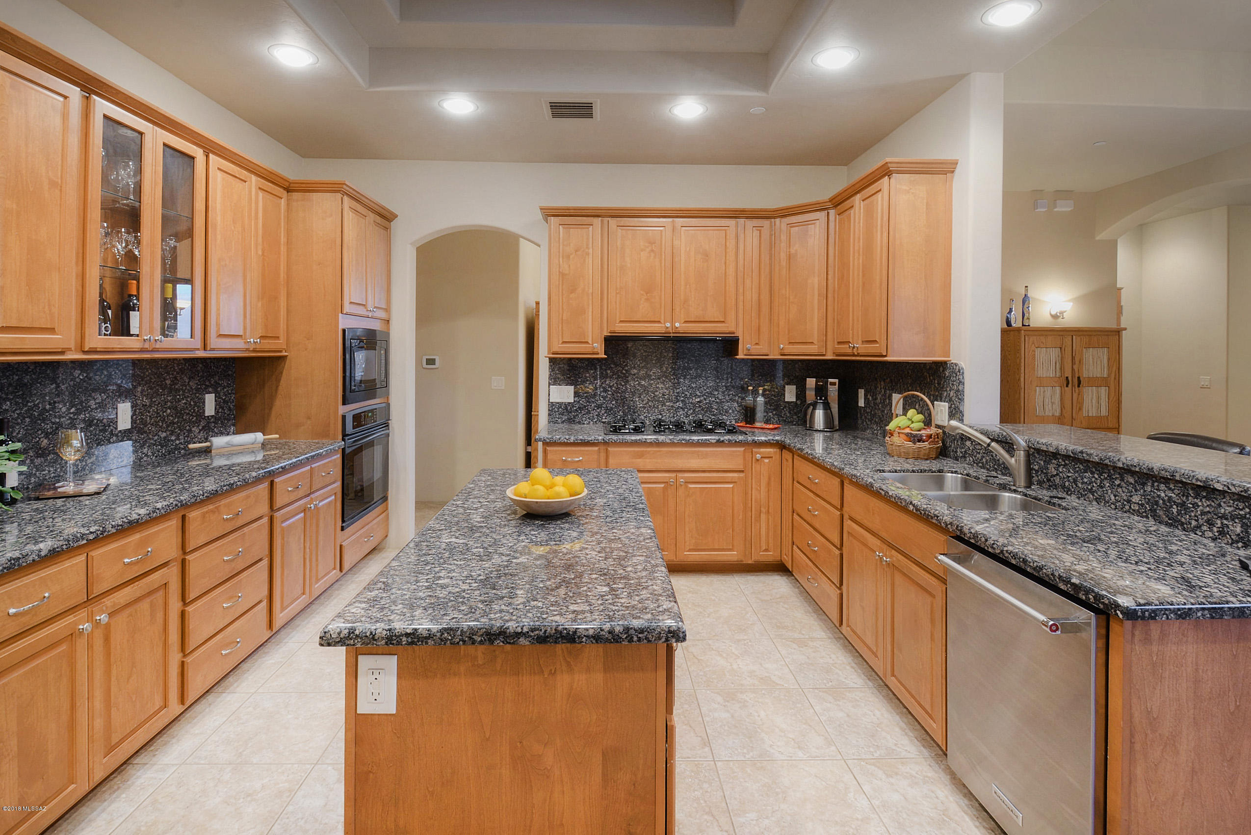 736 West Sedona Ridge Place Oro Valley, AZ 85755 - Photo 3 of 30