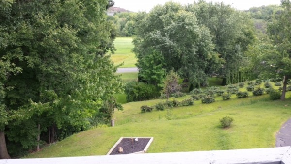 554 East Mountain Road Westfield, MA 01085 - Photo 24 of 30 Gallery Image 24