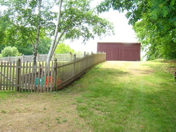 554 East Mountain Road Westfield, MA 01085 - Photo 4 of 30 Gallery Image 4