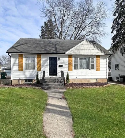 $294,750 | 232 South Genoa Street, Genoa, IL 60135