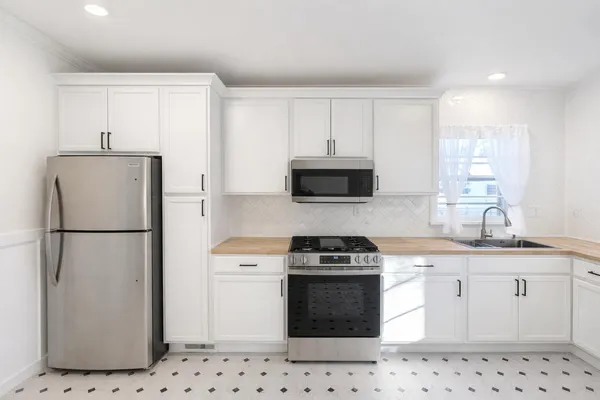 $288,900 | 232 South Genoa Street, Genoa, IL 60135