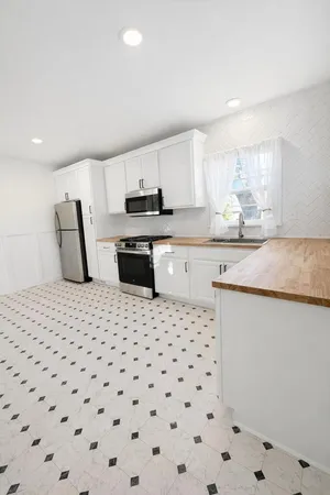 $288,900 | 232 South Genoa Street, Genoa, IL 60135